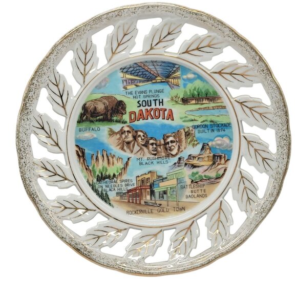 Decorative South Dakota Souvenir Plate With Gold Leaf Design & Scenic Landmarks - Picture 1 of 15
